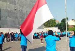 Merdeka! PKL di Jombang Gelar Upacara dan Peragaan Perjuangan Pahlawan Meraih Kemerdekaan RI