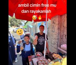 Viral, Pria Pedagang Cimin Berhati Mulia Ini Gratiskan Cimin untuk Anak Pintar dan Berprestasi