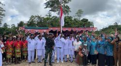 Satgas Pamtas RI-PNG Gelar Upacara HUT RI ke-80 Bersama Masyarakat di Distrik Meyado