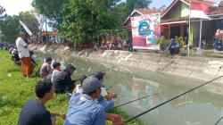 Guyub di Tepi Sungai, Warga Kedawung Comal Meriahkan HUT RI ke-80 dengan Lomba Mancing Lele