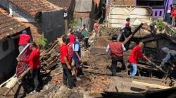 Gotong Royong 17 Agustus, Hadiah Rumah Layak Huni untuk Lansia di Garut