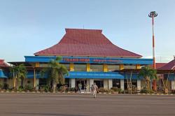 Terkena Dampak Erupsi Lewotobi Bandara Frans Seda Sikka NTT Ditutup