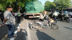 Kecelakaan Maut di Beloran Sragen: Motor Tabrak Truk Parkir, Satu Tewas, Satu Luka-Luka