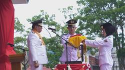 Istimewa! Bukittinggi Satu dari Tiga Kota yang Kibarkan Duplikat Bendera Pusaka HUT RI ke-80