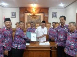 Puluhan Anggota PPDI Datangi DPRD Tulungagung, Tuntut Kenaikan Gaji