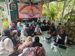 Ibu-Ibu PKK Pasirkaliki Dilatih Bikin Produk Es Krim Sehat Bernutrisi Berbahan Sari Kedelai