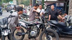 Motor Berbicara Buatan Warga Cianjur, Bisa Menjawab, Jalan Mundur, hingga Nyalakan Mesin Pakai KTP