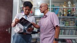 Rogoh Kocek Sendiri, Siswa SMK Surabaya Ini Terbitkan Novel Berjudul Langit Tanpa Bintang