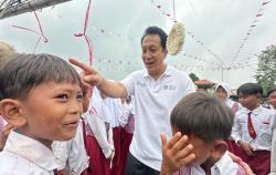 Rayakan HUT ke-80 RI Bersama Pemulung di Bantar Gebang, Wamen LH Ingatkan Krisis Sampah Nasional