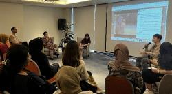 Patricia Thebez, Seniman Bipolar yang Temukan Ketenangan Hidup Lewat Lukisan Abstrak