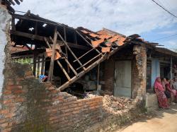 Gempa Semalam Guncang 6 Kecamatan di Karawang, Puluhan Bangunan Rusak