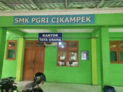 Lawan Aturan Gubernur, SMK PGRI Cikampek Tetap Nekat Tahan Ijazah, Alumni Gagal Ikut Tes Kerja