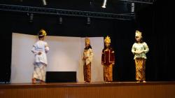 Ikhtiar Melestarikan Seni Ukir Lewat Panggung Teater
