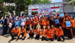 Lomba Makan Kerupuk Hingga Estafet Air, Siswa Ash-Shaff Sambut HUT RI