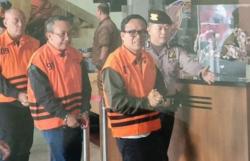 Wamenaker Noel Meringis Kenakan Rompi Orenye KPK, Resmi Berstatus Tersangka
