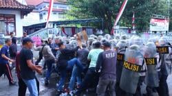 Antisipasi Aksi Anarkis, Polres Pekalongan Gelar Simulasi Penanganan Unjuk Rasa