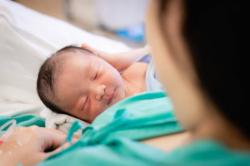 Remaja 19 Tahun Ini Sudah Miliki Lima Anak, Dokter Tegur Suaminya, Pasien Sebelah Kaget