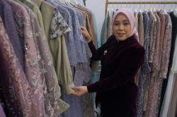 Sulastri Rafi Perkaya Fashion lewat Manik-manik, Diminati para Artis