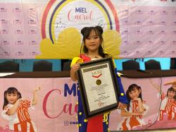 Miel Caerol, Penyanyi Cilik Bandung Raih Rekor MURI dengan 16 Lagu Anak-anak