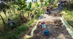 Jalan Utama Kampung Cibanir Dibeton, Warga Rasakan Manfaat Dana Desa