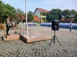 Polisi di Indramayu Edukasi Pelajar tentang Bahaya Geng Motor, Tawuran, dan Narkoba