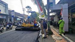 Atasi Jalan Bergelombang, PUPR Kudus Tancap Gas Aspal Ulang Ruas Sunan Kudus