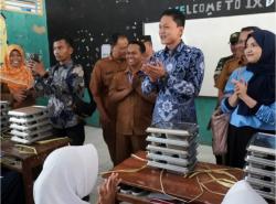 Rahasia Anak Pintar Pandeglang: Wabup Cek Langsung Program MBG di SMP Labuan