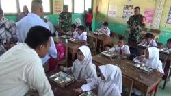 Ribuan Porsi Makanan Bergizi Gratis Dibagikan ke Siswa di Grobogan