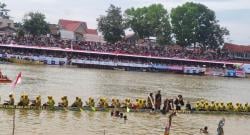 Pacu Jalur Sedot 1.6 Juta Wisatawan Termasuk dari Mancanegara