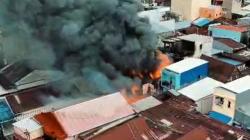 Kebakaran Hebat di Makassar, 6 Rumah Warga Hangus Terbakar