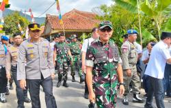 Serbuan Teritorial TNI di Kuningan, Bantu Warga Miskin hingga Bangun Rumah Layak Huni