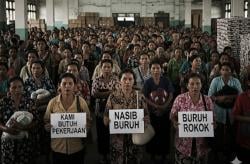 Ratusan Buruh Rokok Bojonegoro Kehilangan Pekerjaan, Serikat Soroti Rokok Ilegal
