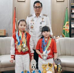 Dua Bocah SD di Medan Borong Medali Emas Olimpiade Matematika Dunia, Bikin Indonesia Bangga! 