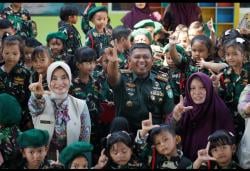 Danrem Lilawangsa Sumbang Alat Peraga Didik Anak Belajar Merdeka Sekolah TK Kartika