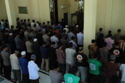 Sholat Gaib dan Doa Bersama: Bentuk Kepedulian Polres Gresik atas Meninggalnya Driver Ojol