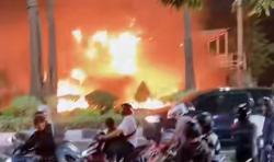 Surabaya Makin Panas, Pos Polisi Taman Bungkul Dibakar Massa Malam Hari Usai Aksi Solidaritas Ojol