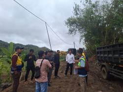 Tinjau Proyek Jalan Kalirejo–Hargorojo, Imbau Pelaksana Waspadai Cuaca