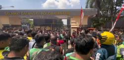 Ratusan Ojol Banten Gelar Solidaritas untuk Affan yang Tewas Dilindas Rantis
