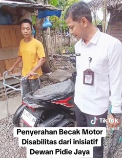 Kisah Haru Pemuda Panteraja: Kehilangan Kaki, Bangkit dengan Warung, Kini Dapat Becak Motor