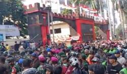 TNI Bubarkan Demonstran di Mako Brimob Tanpa Kekerasan Malam Ini