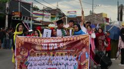Karnaval SMANKA, Kreativitas Siswa Jadi Sorotan di Hari Kemerdekaan