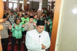 Komunitas Ojol Bojonegoro Gelar Salat Gaib untuk Almarhum Affan Kurniawan