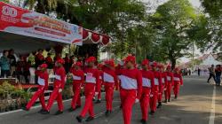 Bupati Markus Puji Kreativitas Peserta Gerak Jalan di Mentok