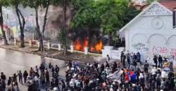 Demo Ricuh di Grahadi Surabaya, Motor Staf Pemprov Dibakar Massa Pakai Bom, Begini Kesaksiannya