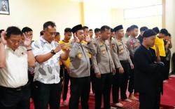 Suasana Haru Selimuti Polres Pangandaran, Shalat Ghaib untuk Driver Ojol Korban Demo Jakarta