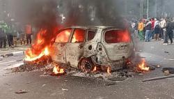 Kawasan Mako Brimob Kwitang Kembali Keos, 2 Mobil Hangus Dibakar Massa