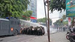 Demo Ojol Memanas di Medan! Water Canon Terpaksa Turun Redam Massa