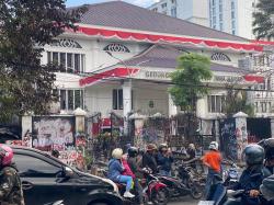 Pasca Kericuhan DPRD Jabar, Warga Bandung Hadapi Situasi Memprihatinkan