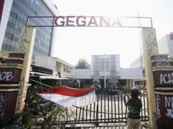 BREAKING NEWS Markas Gegana di Jakarta Pusat Sebelah Mako Brimob Rusak, Dua Bus Hangus Terbakar