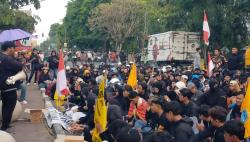 Puluhan Mahasiswa Nganjuk Gelar Aksi Solidaritas untuk Driver Ojol yang Tewas di Jakarta